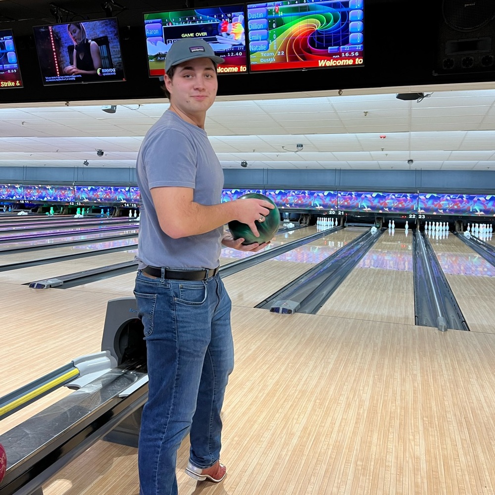 Meet your Posher, Dustin